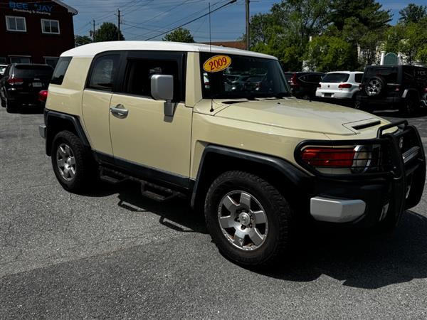 toyota fj cruiser 2009 JTEBU11F59K058723 image toyota fj cruiser 2009 JTEBU11F59K058723 image